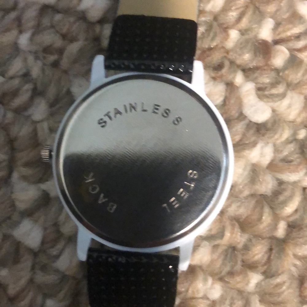Quartz Watch - Picture 2 of 3
